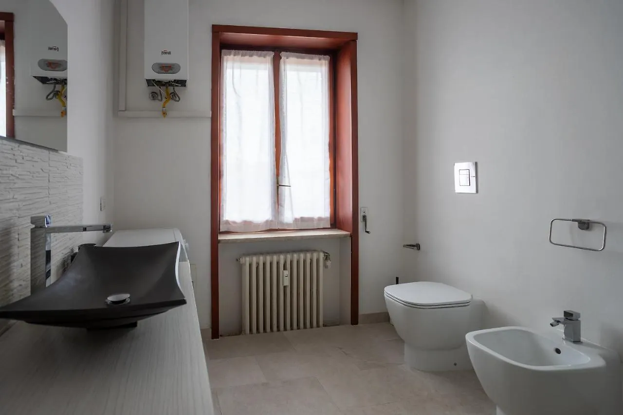 Free Parkinga Due Passi Da Navigli Con Balcone Appartamento Milano