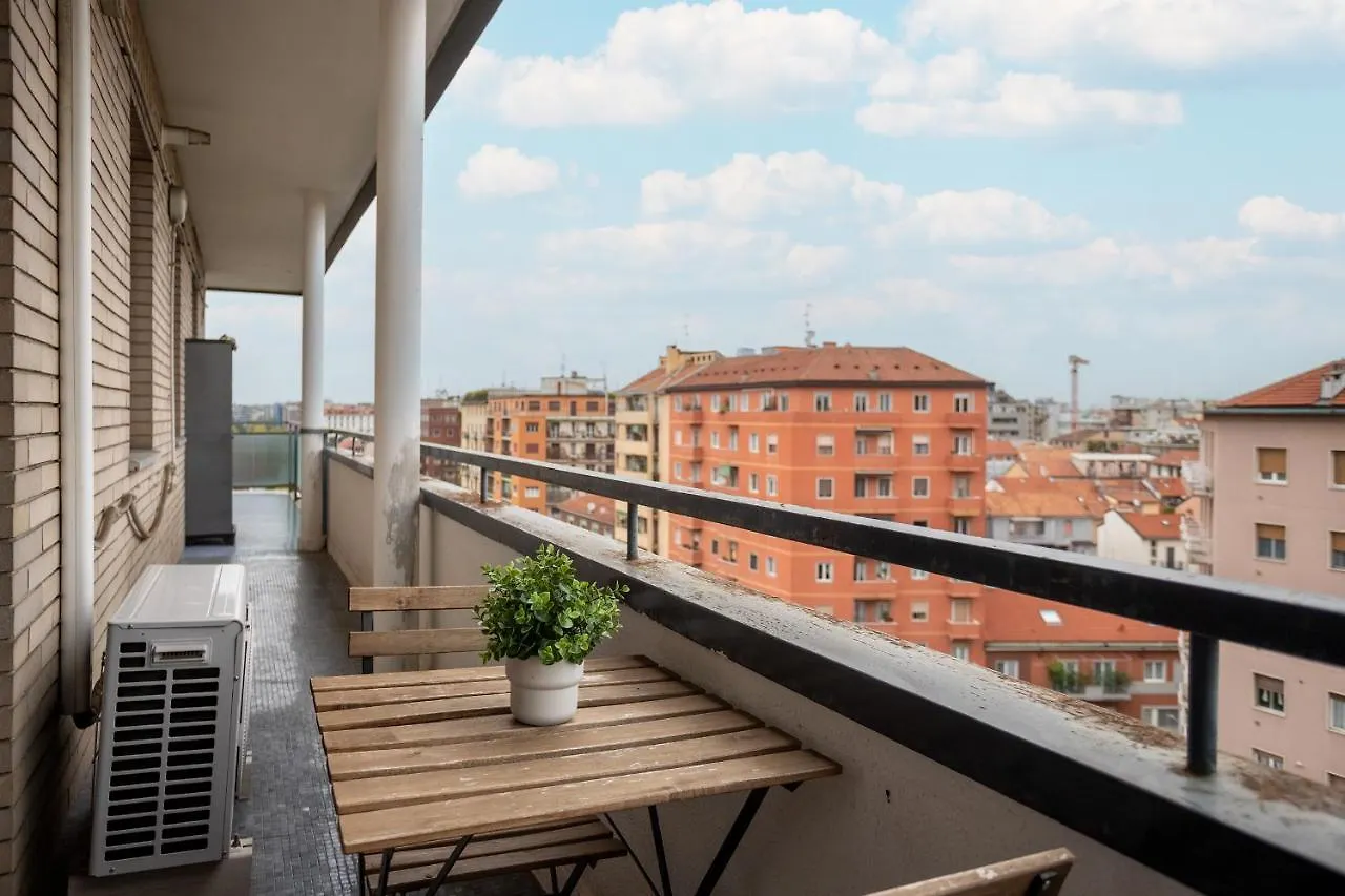 Free Parkinga Due Passi Da Navigli Con Balcone Appartamento Milano 0*,