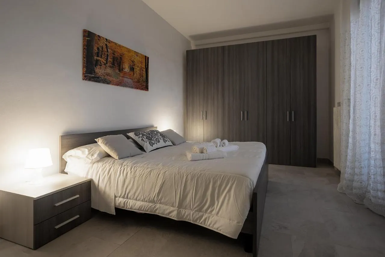 Free Parkinga Due Passi Da Navigli Con Balcone Appartamento Milano