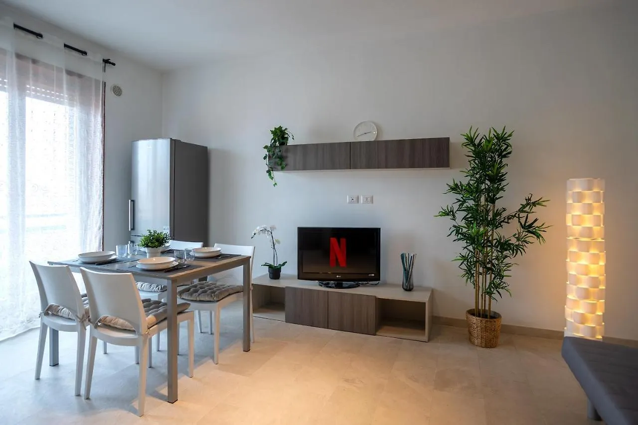 Free Parkinga Due Passi Da Navigli Con Balcone Apartment Milan 0*,  Italy